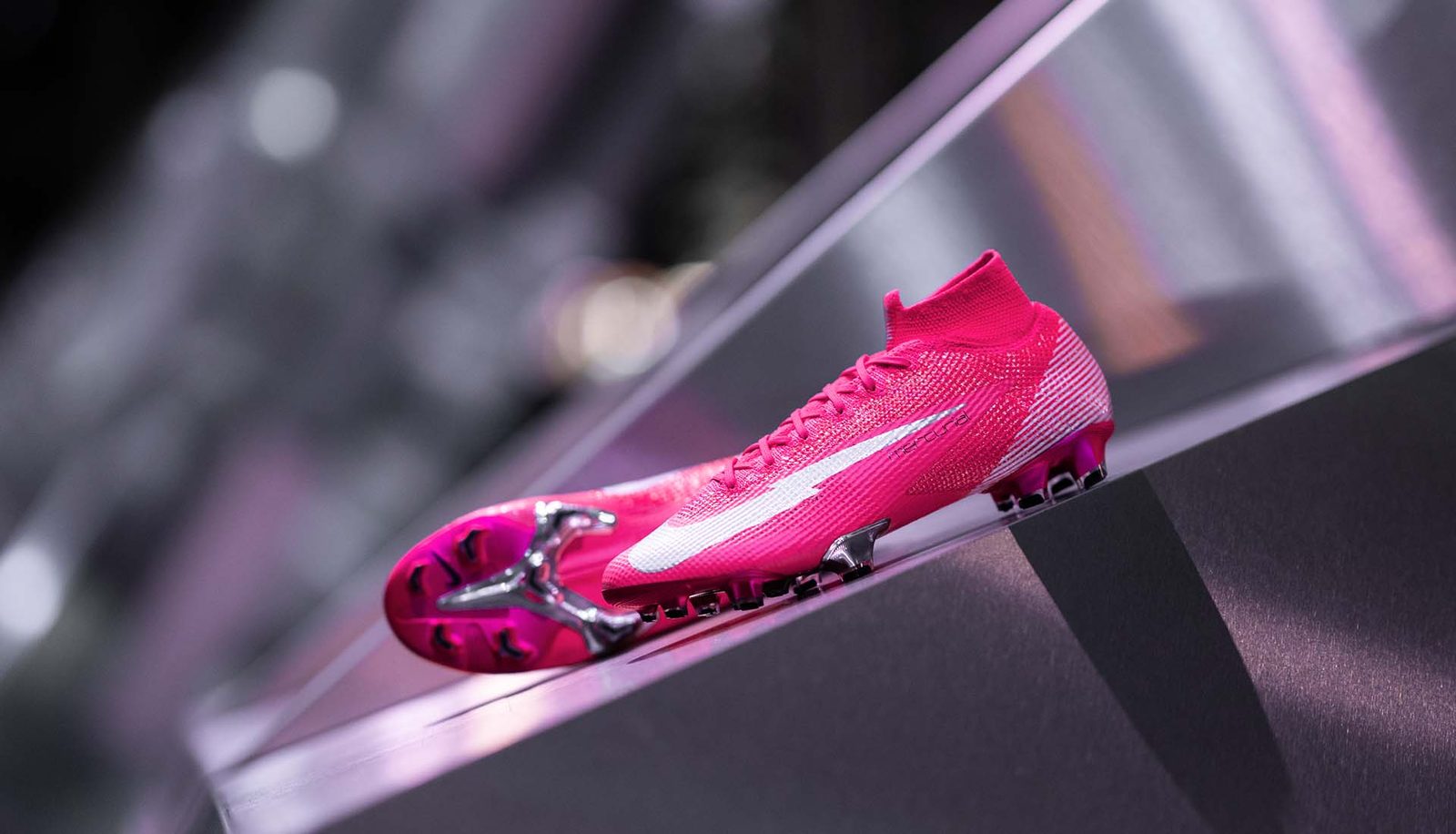 Mbappe Rose SIgnature closer look soccerbible_0007__DSC0696.jpg