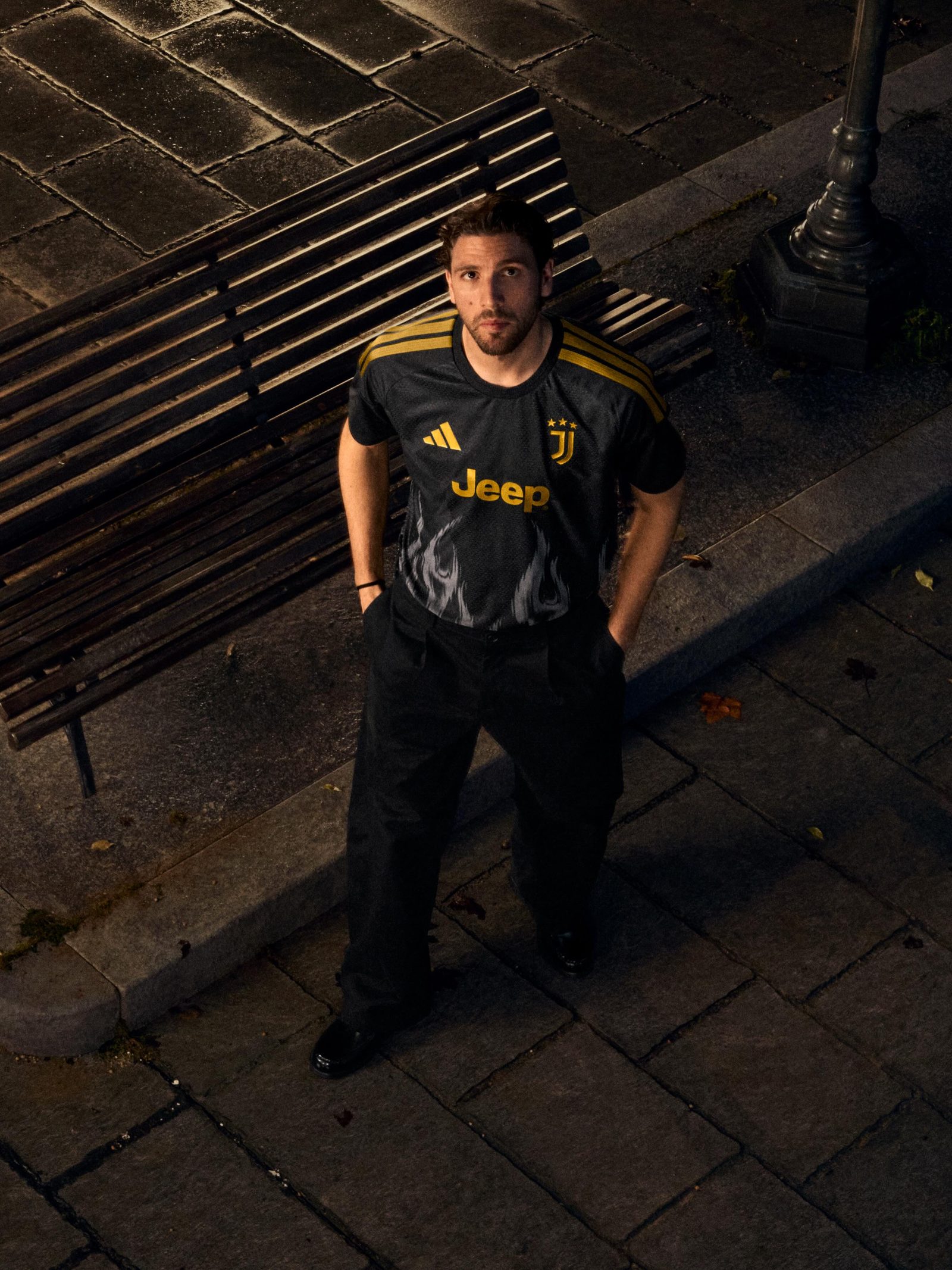 Adidas y Juventus revelan su uniforme alternativo 2026/27: fuego puro en la cancha