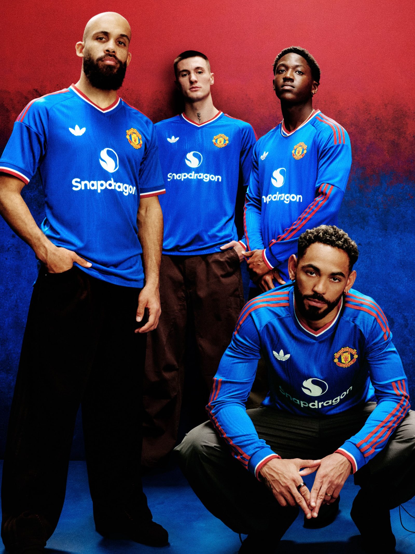 Manchester United y adidas Reviven la Leyenda: El Regreso del Azul Real en la Temporada 26/27