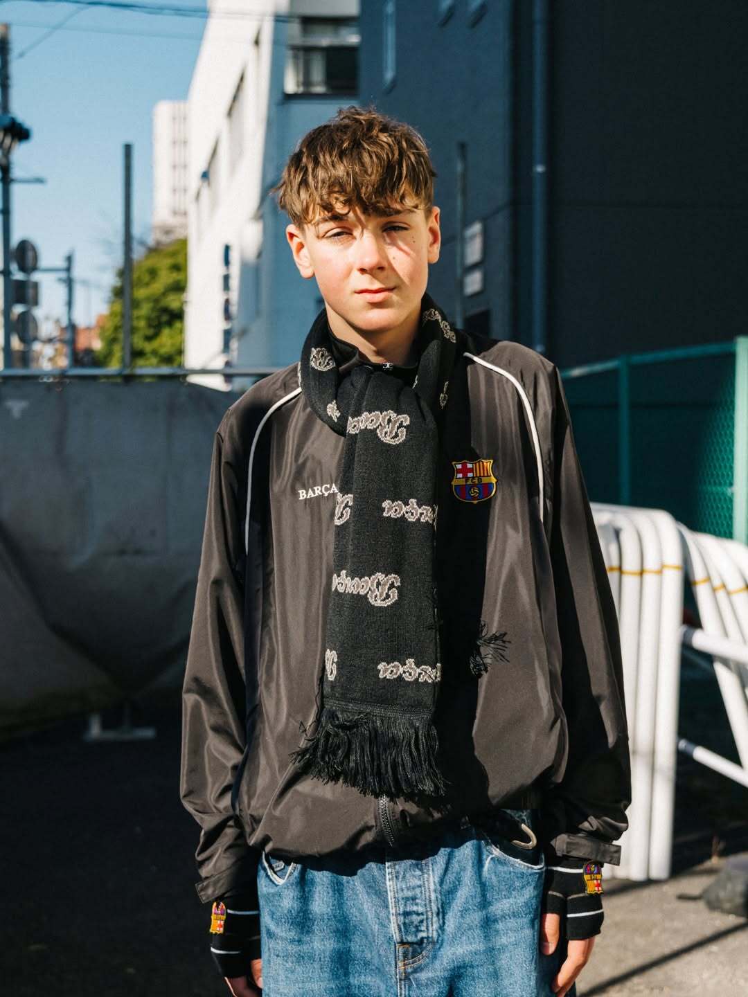 YEN TOWN MARKET y FC Barcelona presentan VERSUS: su tercera cápsula lifestyle que fusiona streetwear y fútbol