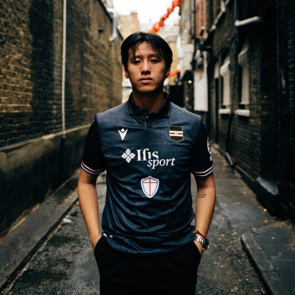 La Nueva Camiseta de Local del Sampdoria Respira el Aire del Fútbol Italiano Clásico