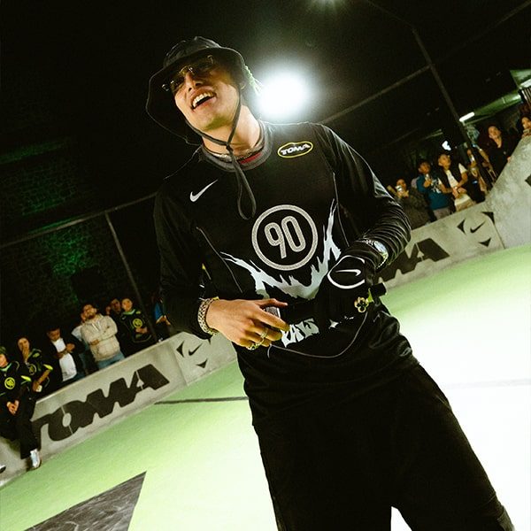 Dentro de la Jaula: Nike Own The Cage y la Magia del Fútbol Callejero en Londres