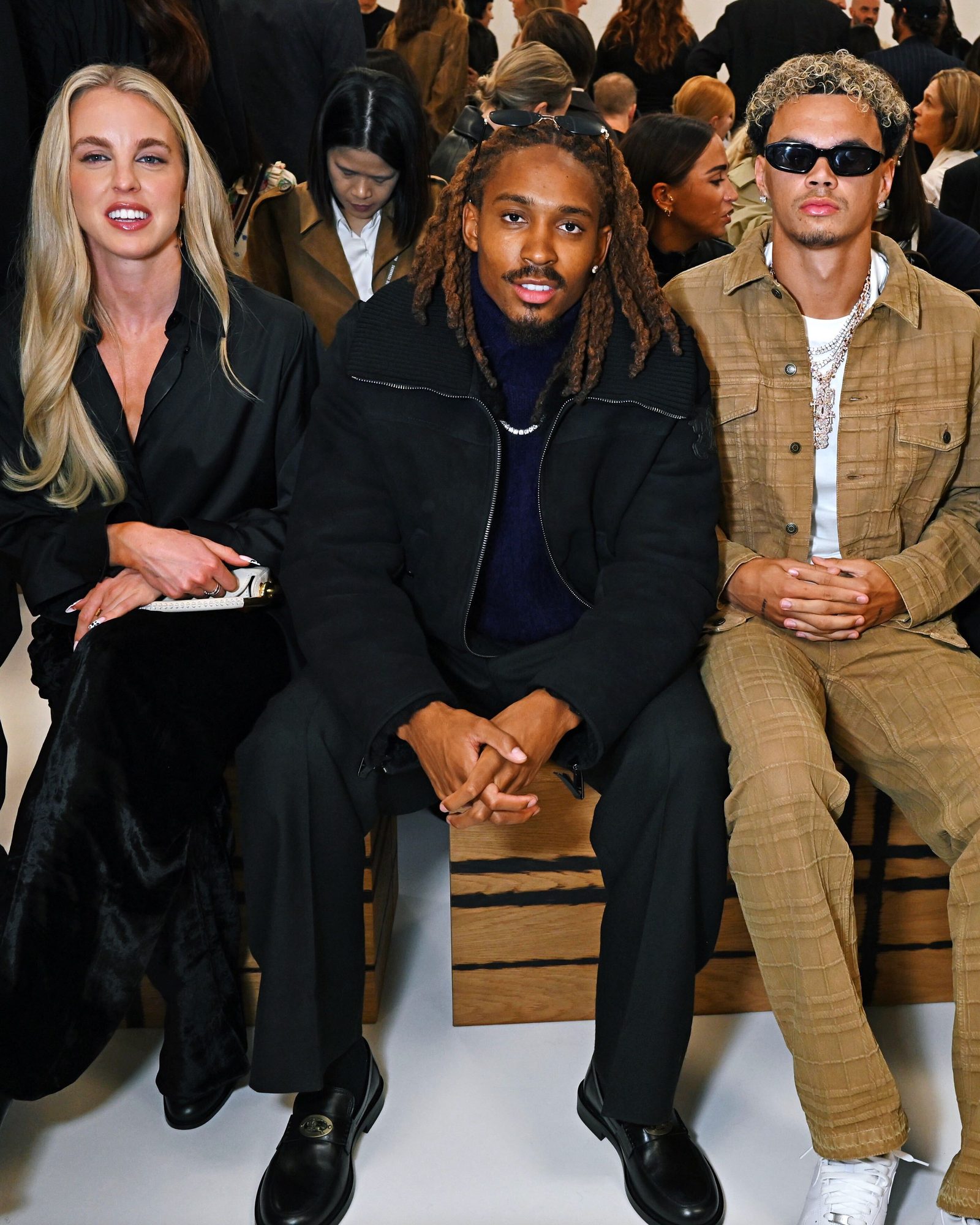 Djed Spence, Nico O'Reilly, Kano y Más Asisten al Desfile de Burberry en la Semana de la Moda de Londres
