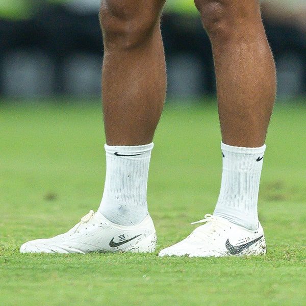 La Primera Bota de On Luce Espectacular: Thierry Henry Revela el Futuro del Fútbol