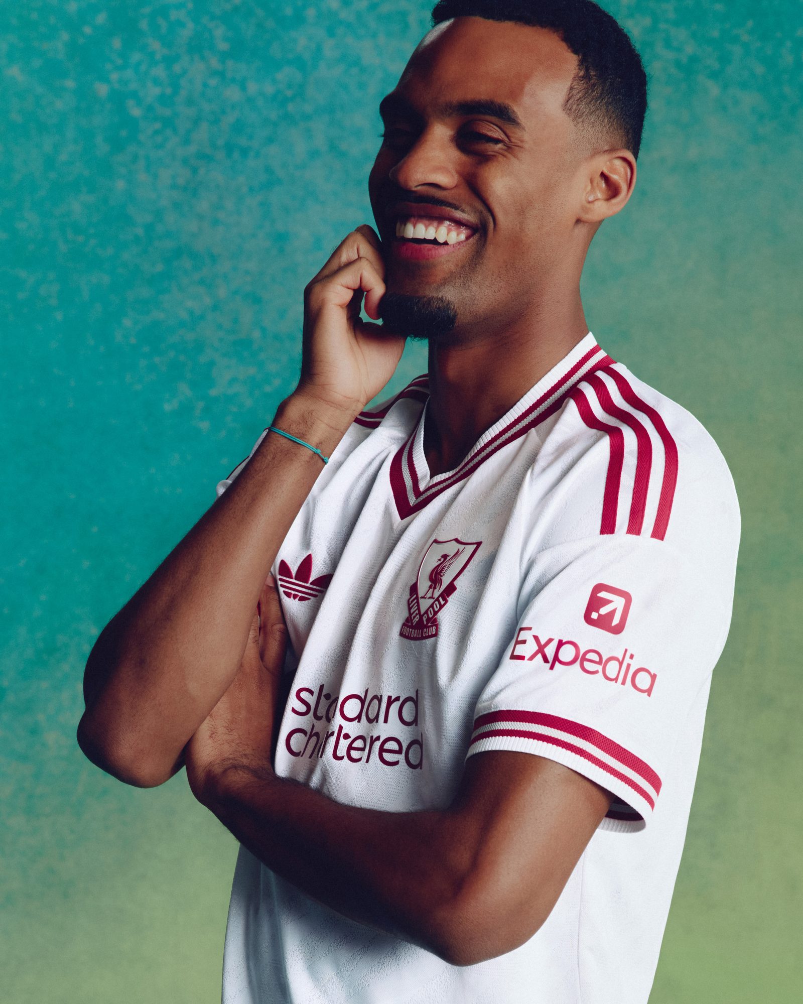 adidas y Liverpool desempolvan los ochenta con su nuevo uniforme de visitante 2026/27