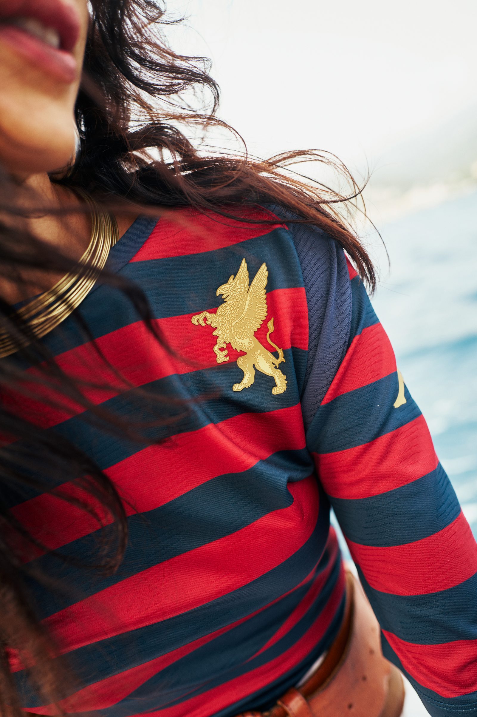 Genoa y Kappa Presentan la Tercera Camiseta 2026/27: Una Oda al Legado Rossoblù
