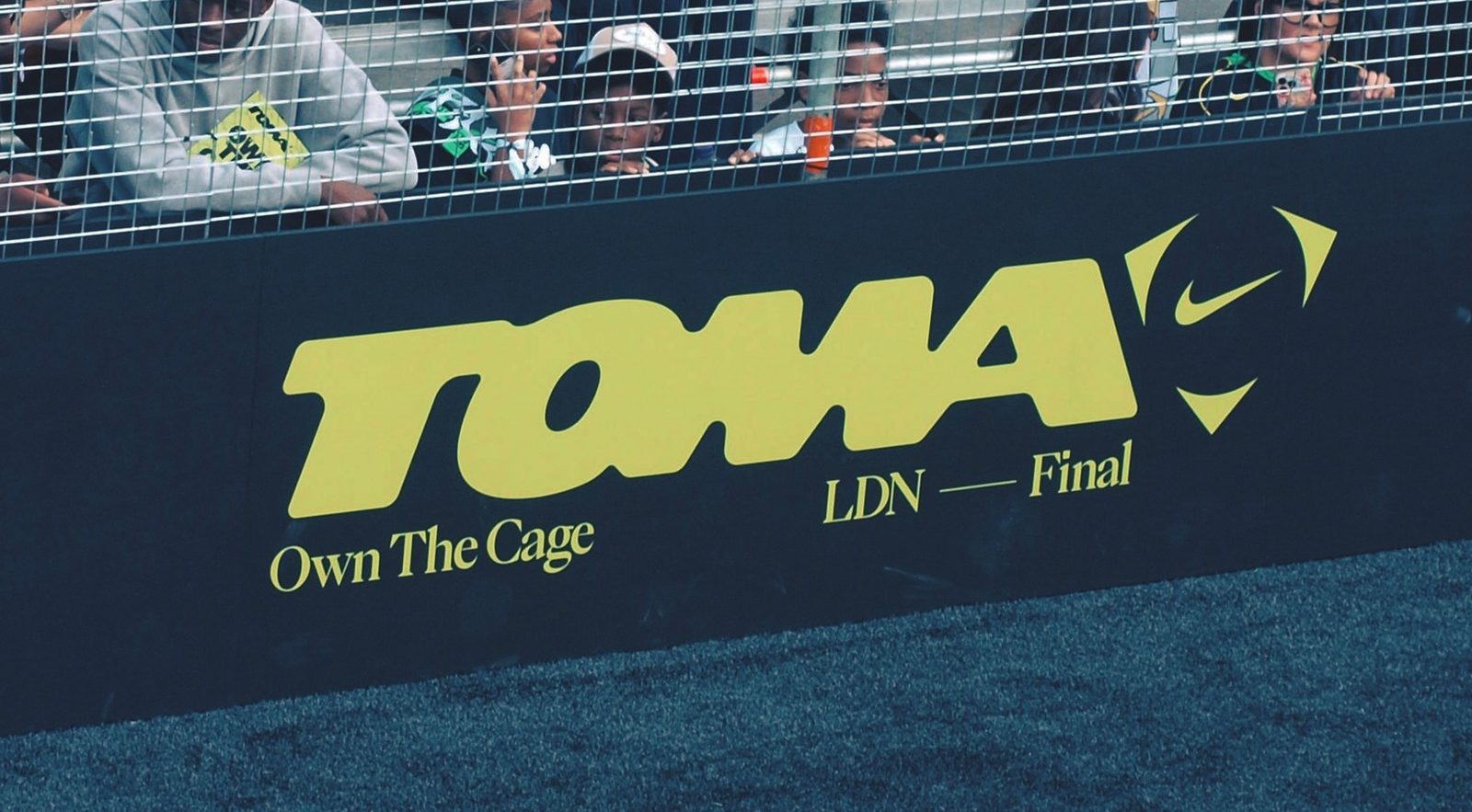 Dentro de la Jaula: Nike Own The Cage y la Magia del Fútbol Callejero en Londres