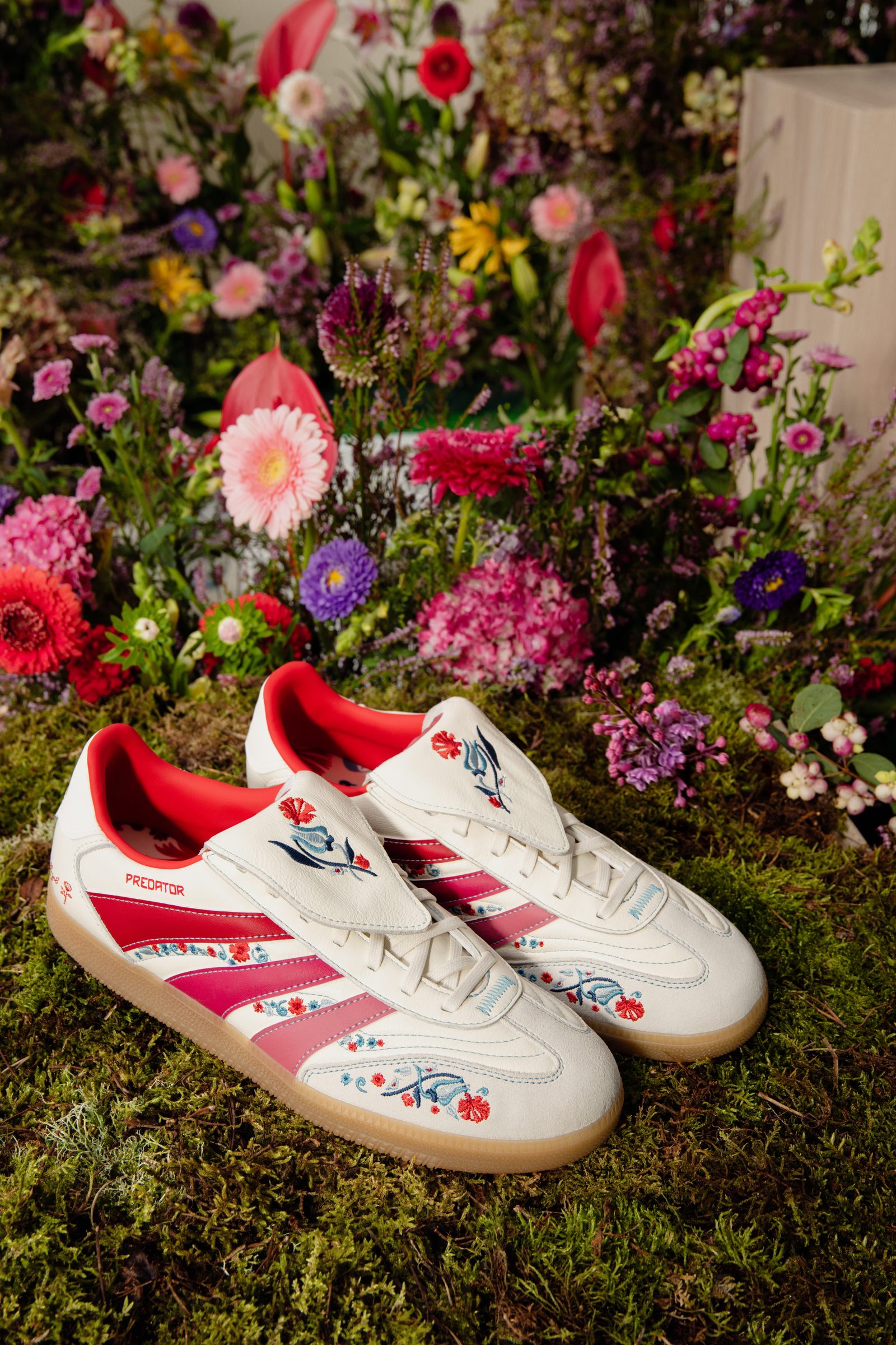 Del Terreno a la Cultura: The Football Gal revitaliza el alma de la legendaria Predator de adidas