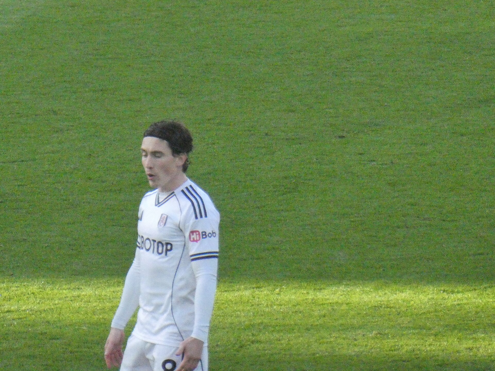 Harry Wilson en acción. Foto: Timmy96 (CC0), marzo 2026, vía Wikimedia Commons