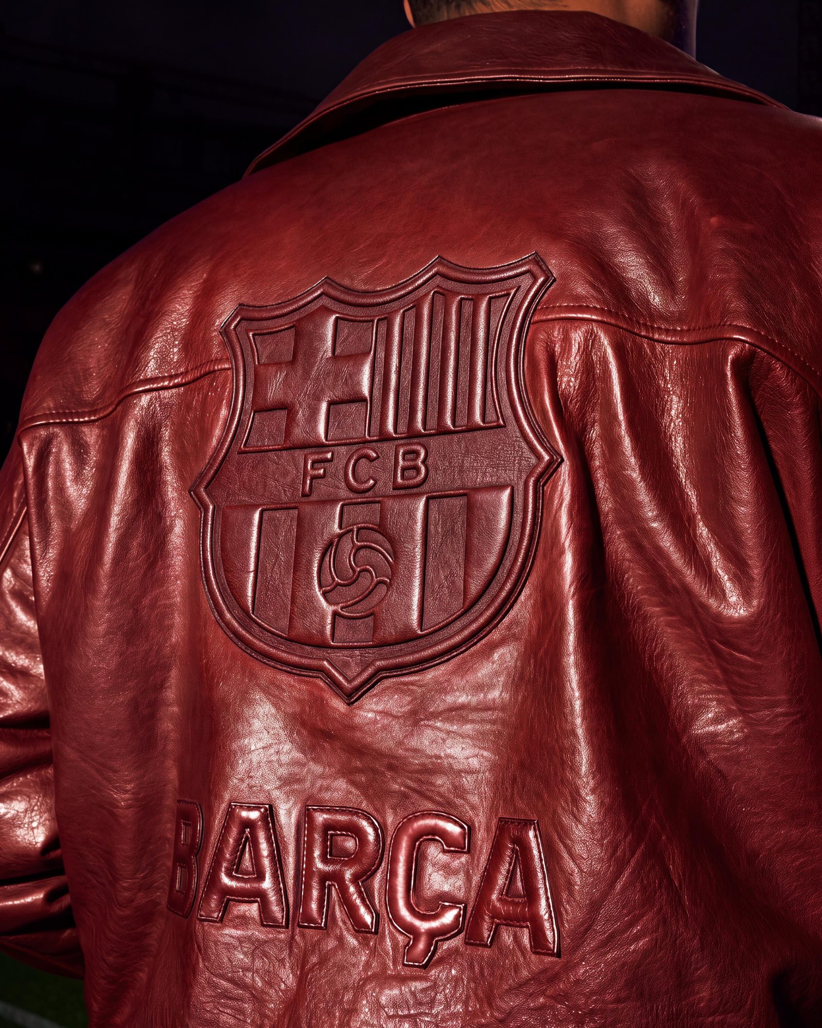 Barcelona y AMIRI revolucionan la moda formal con su colección 2026/27