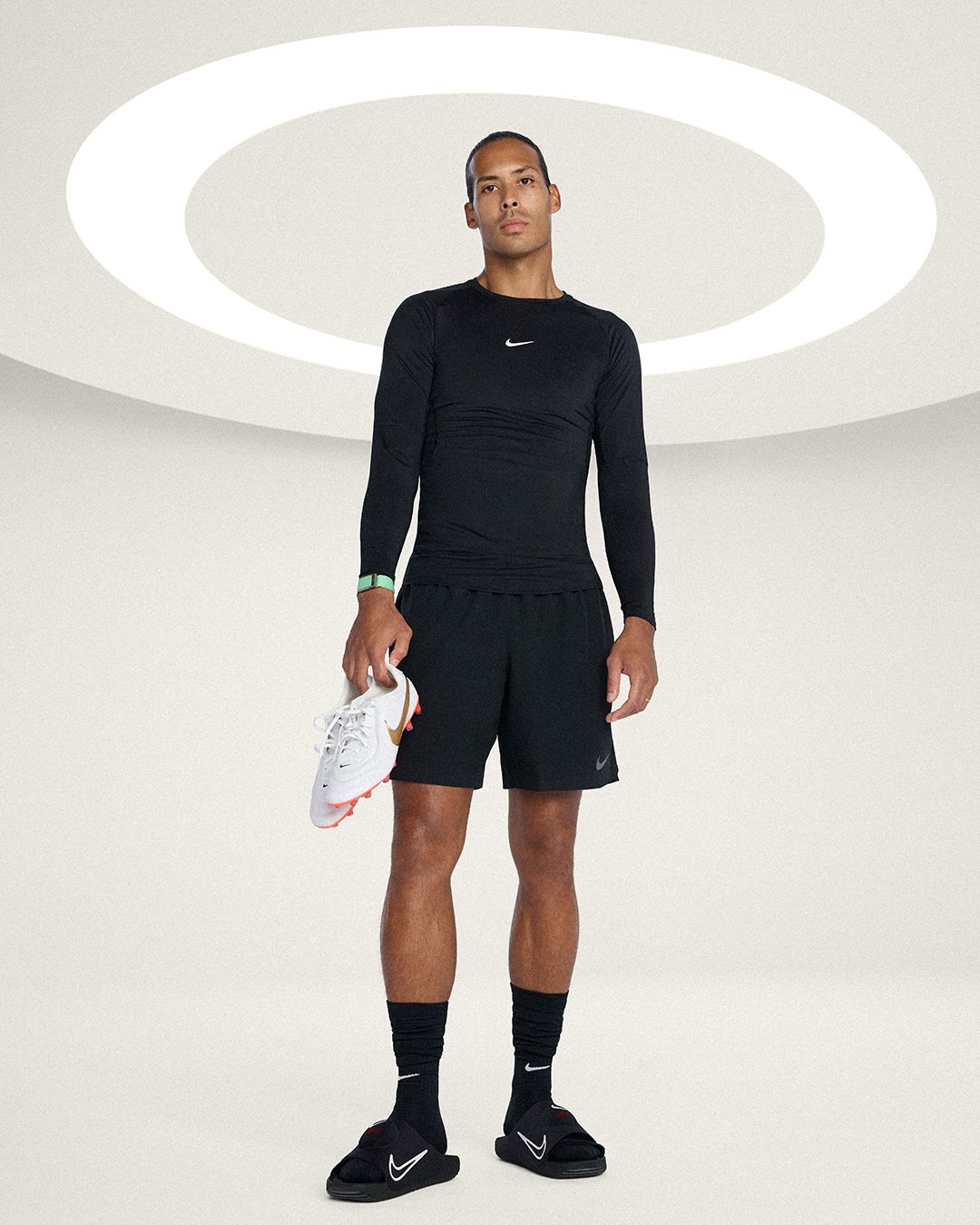 Virgil van Dijk y las Nike Air Zoom Hyperslide: La Recuperación que Cambia el Juego