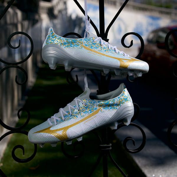 La Primera Bota de On Luce Espectacular: Thierry Henry Revela el Futuro del Fútbol